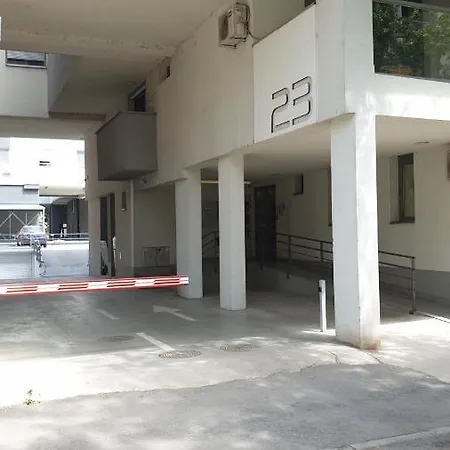 Mac Aviator Center Two Double Bed Apartment *