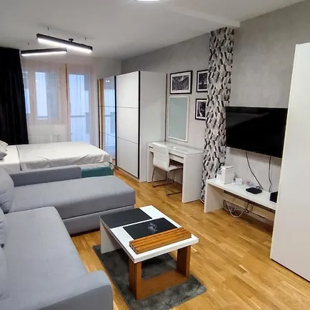 Mac Aviator Center Two Double Bed Apartamento Ni