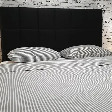 Mac Aviator Center Two Double Bed *