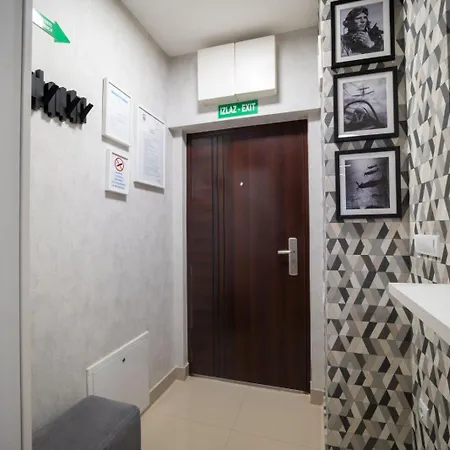 Mac Aviator Center Two Double Bed Apartament Ni