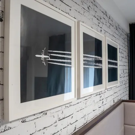 Mac Aviator Center Two Double Bed Apartament *