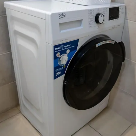 Mac Aviator Center Two Double Bed Ni