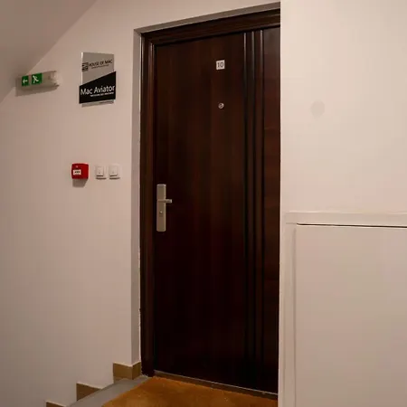 Mac Aviator Center Two Double Bed Apartament *